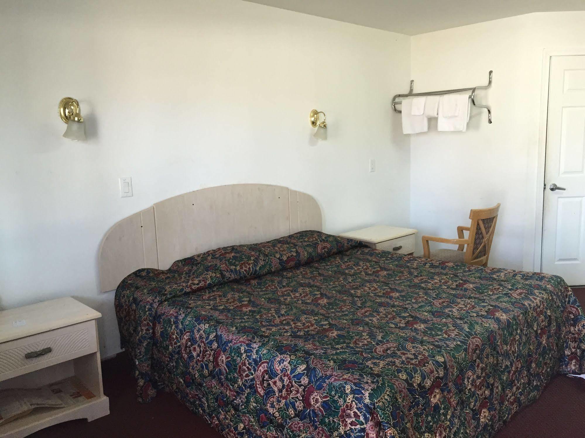 Mayfair Motel Cross Keys Buitenkant foto